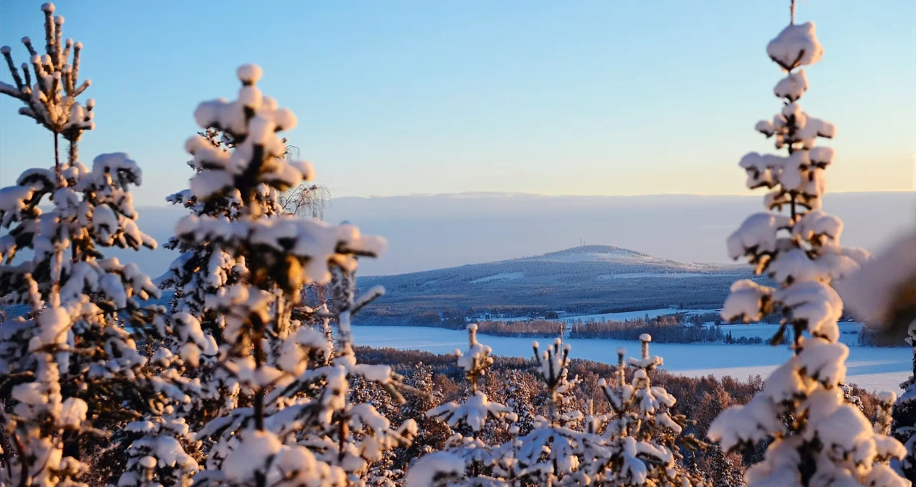 Vinterlandskap i Boden med natur och bostadsområden från Haradshem